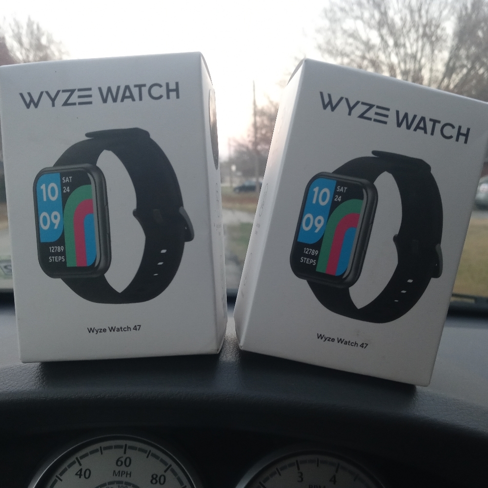 2 wyze fitness watches